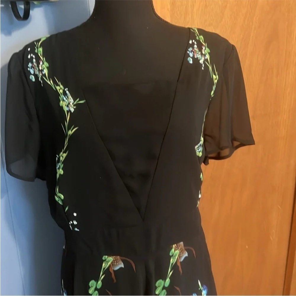 NWT beautiful floral dress - Picture 10 of 11